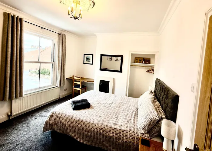 Great Town House - Central York